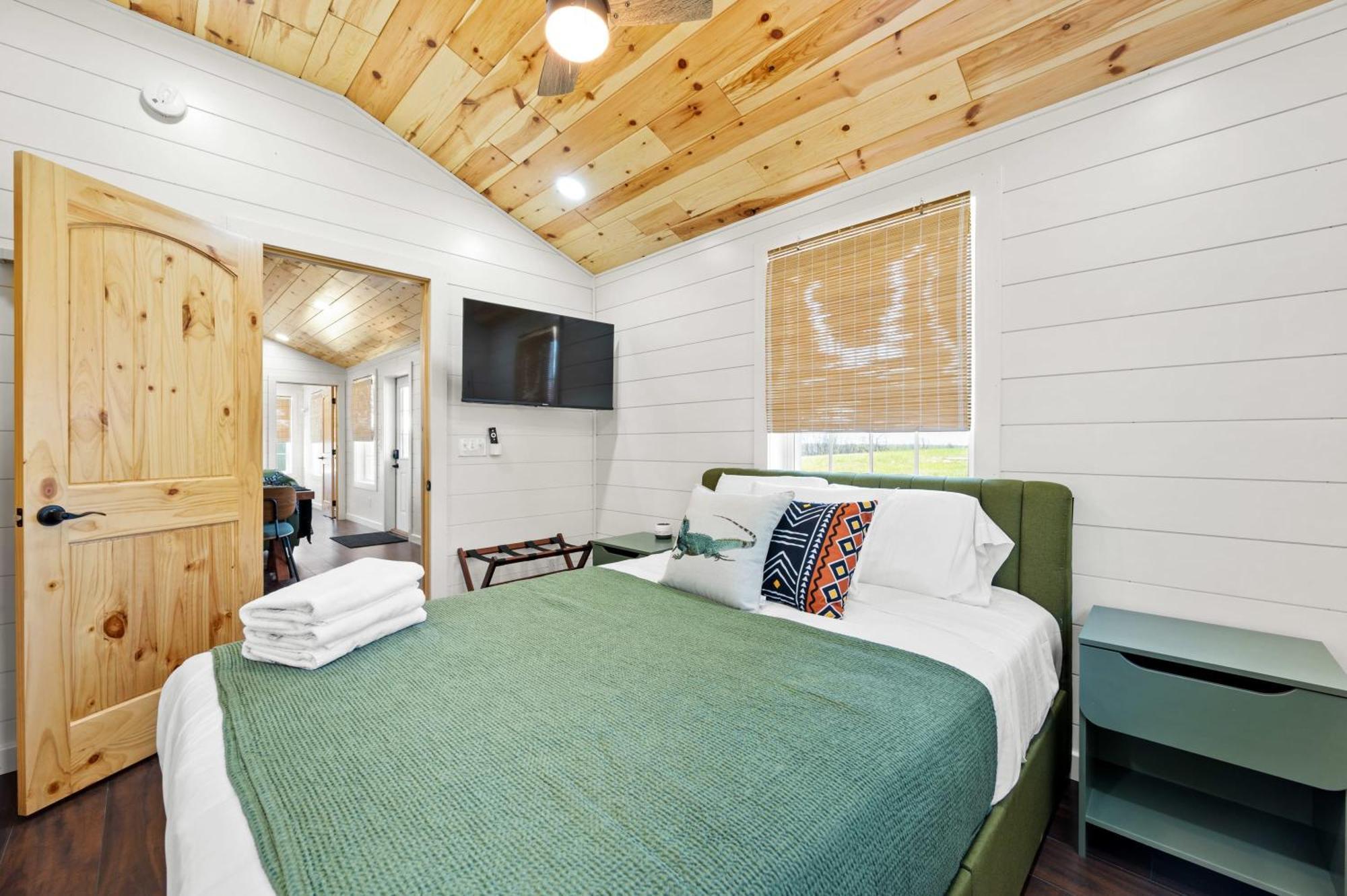 The Lodges At Eden Reserve - Pet Friendly Cabins Near Ark Williamstown Ngoại thất bức ảnh